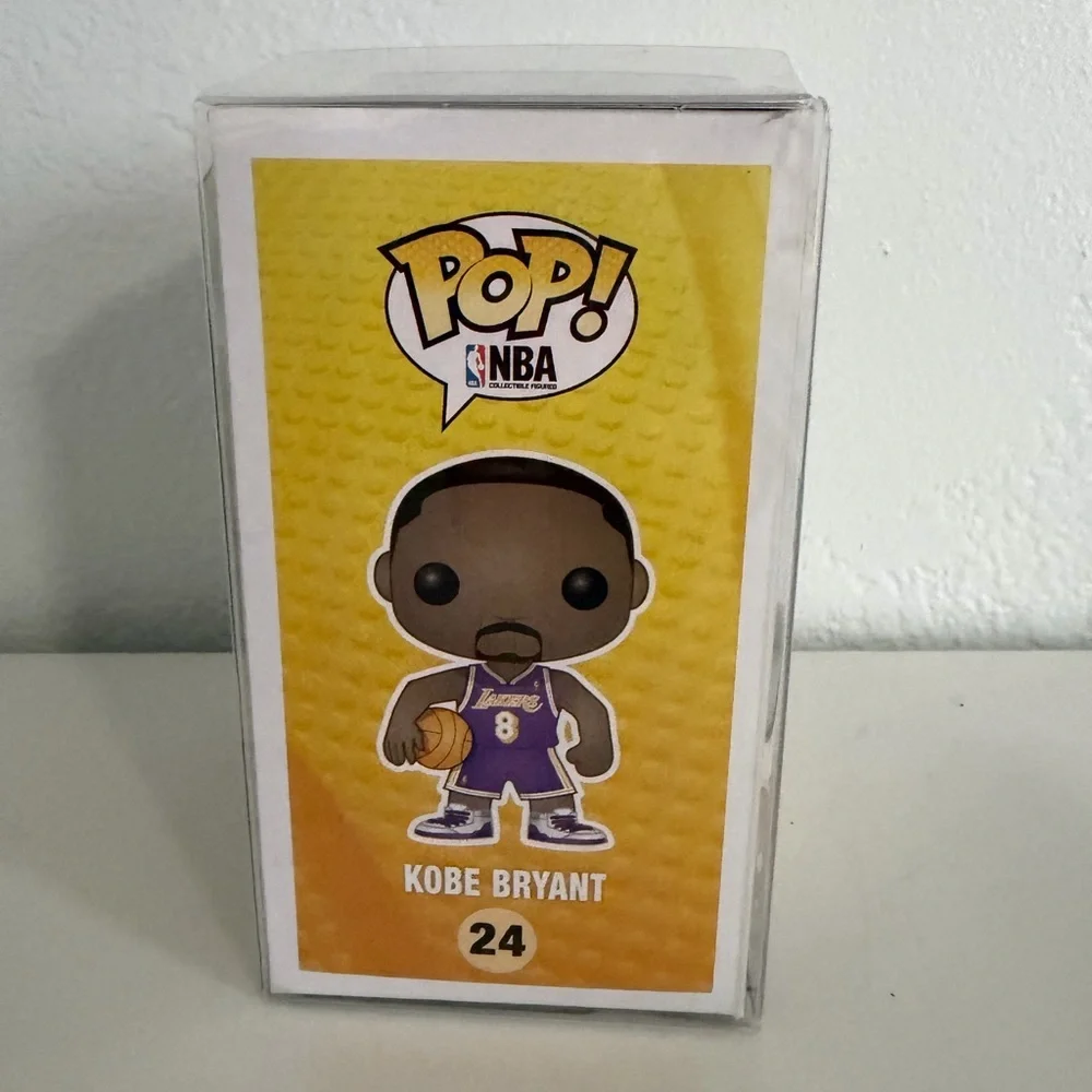 Funko Pop NBA Lakers Figure - Purple and Yellow - Picture 4 of 5